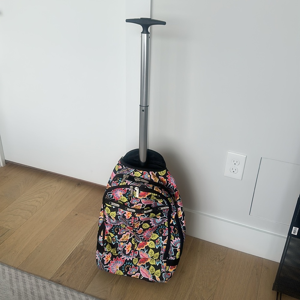 LeSportSac Colorful Floral suitcase/backpack